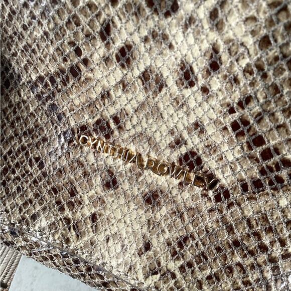 Cynthia Rowley Tan Print Medium Crossbody Purse Handbag - Picture 4 of 7